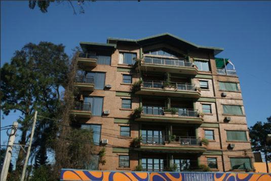 Edificio Nicolas Y Marcelo Siry Posadas Bagian luar foto